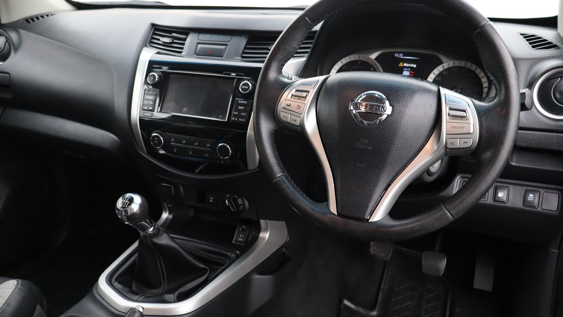 Nissan Navara image 4