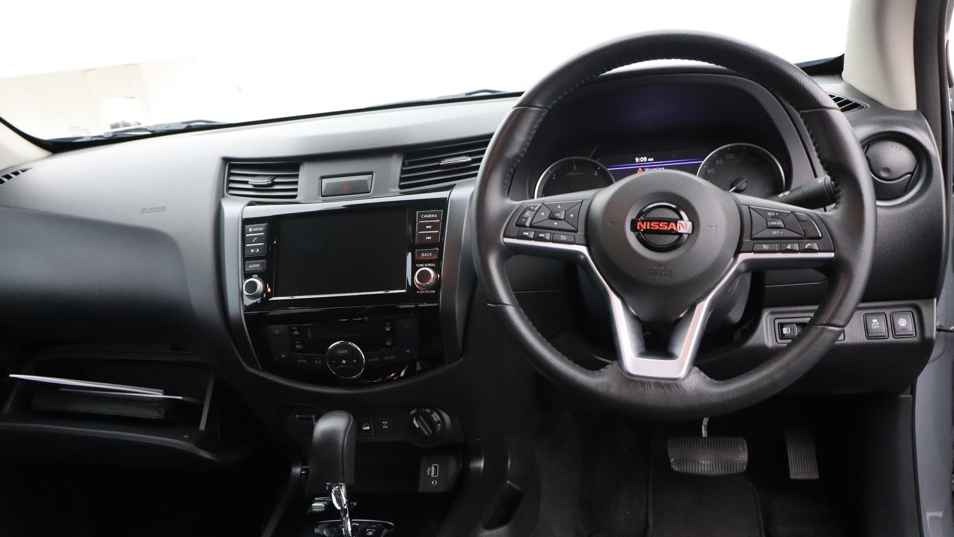 Nissan Navara image 4