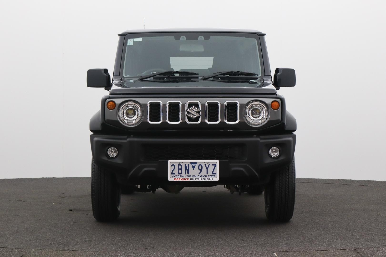 Suzuki Jimny image 2