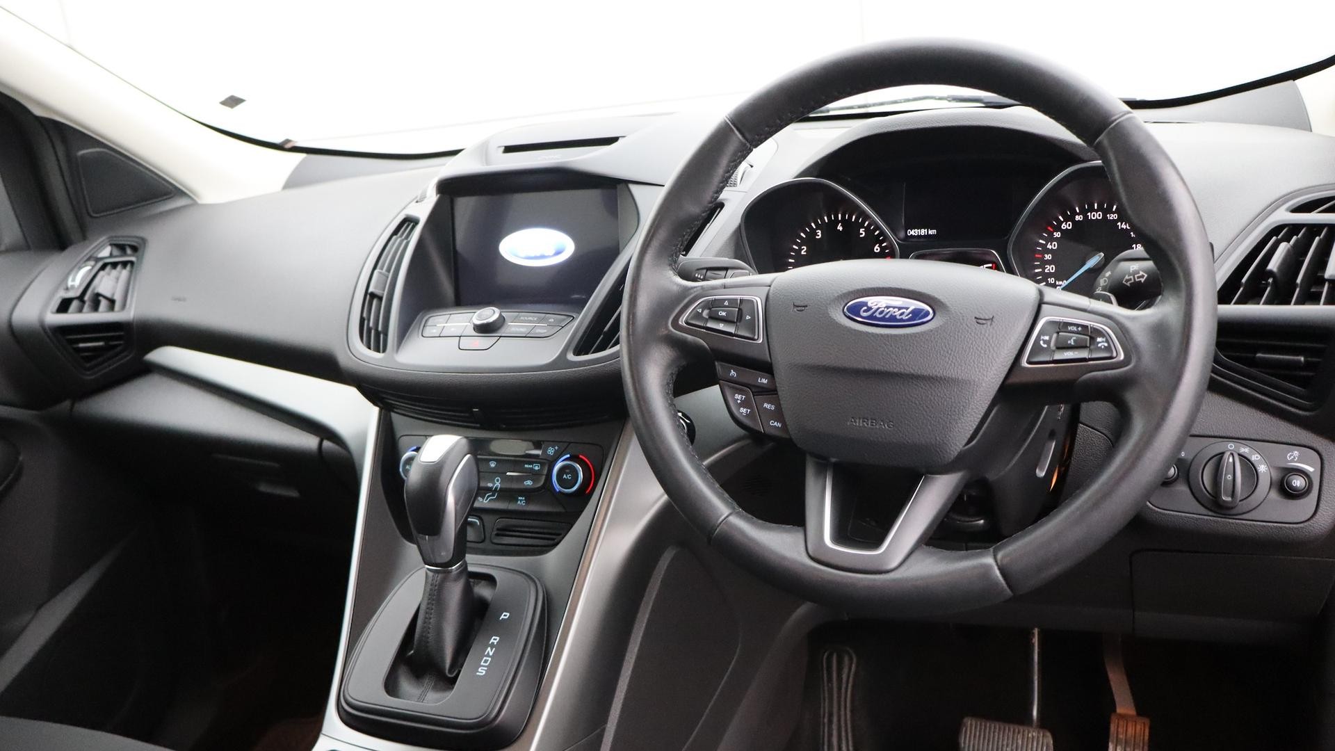 Ford Escape image 4