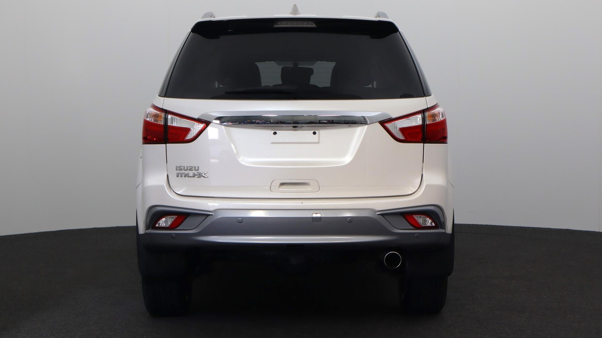 Isuzu Mu-x image 3