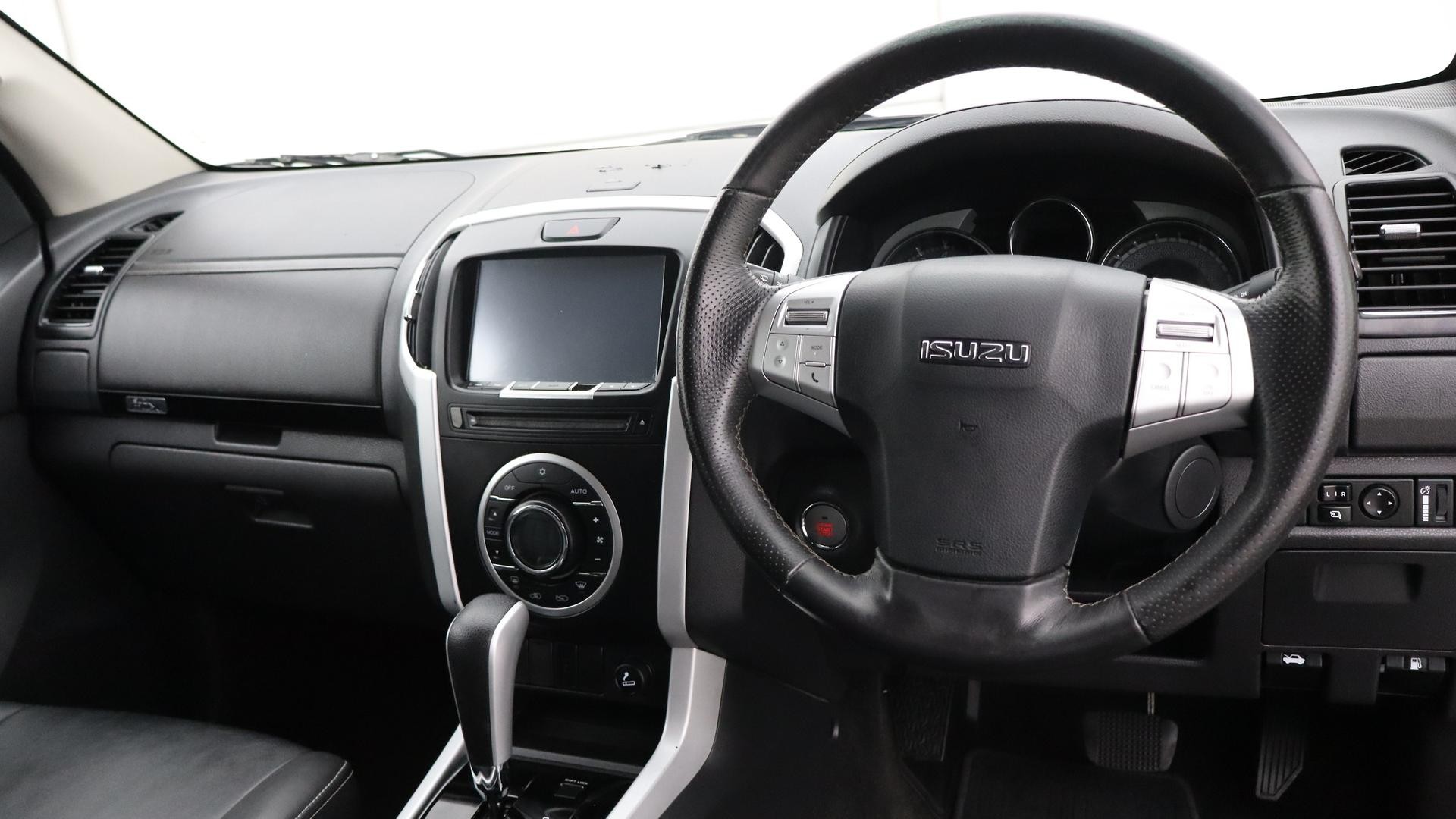Isuzu Mu-x image 4