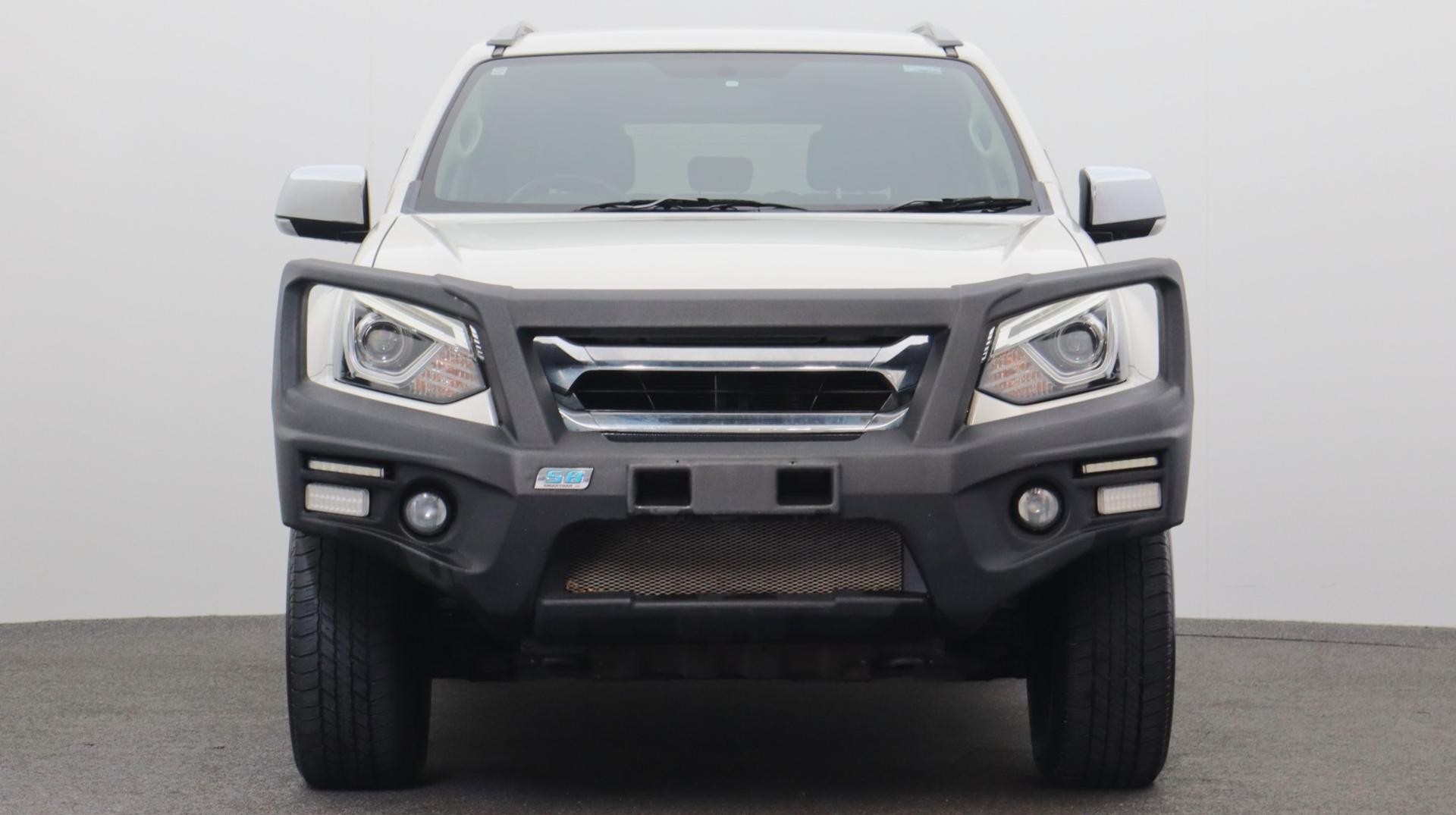 Isuzu Mu-x image 2