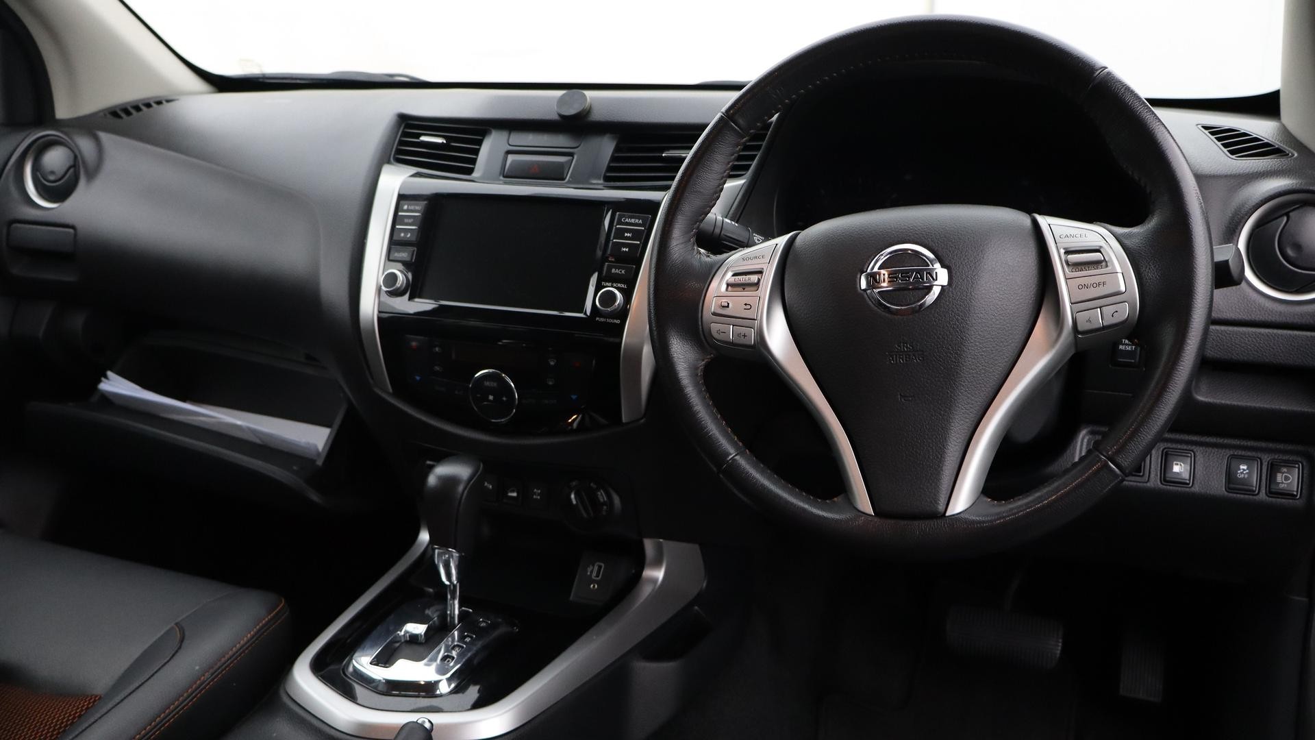 Nissan Navara image 4
