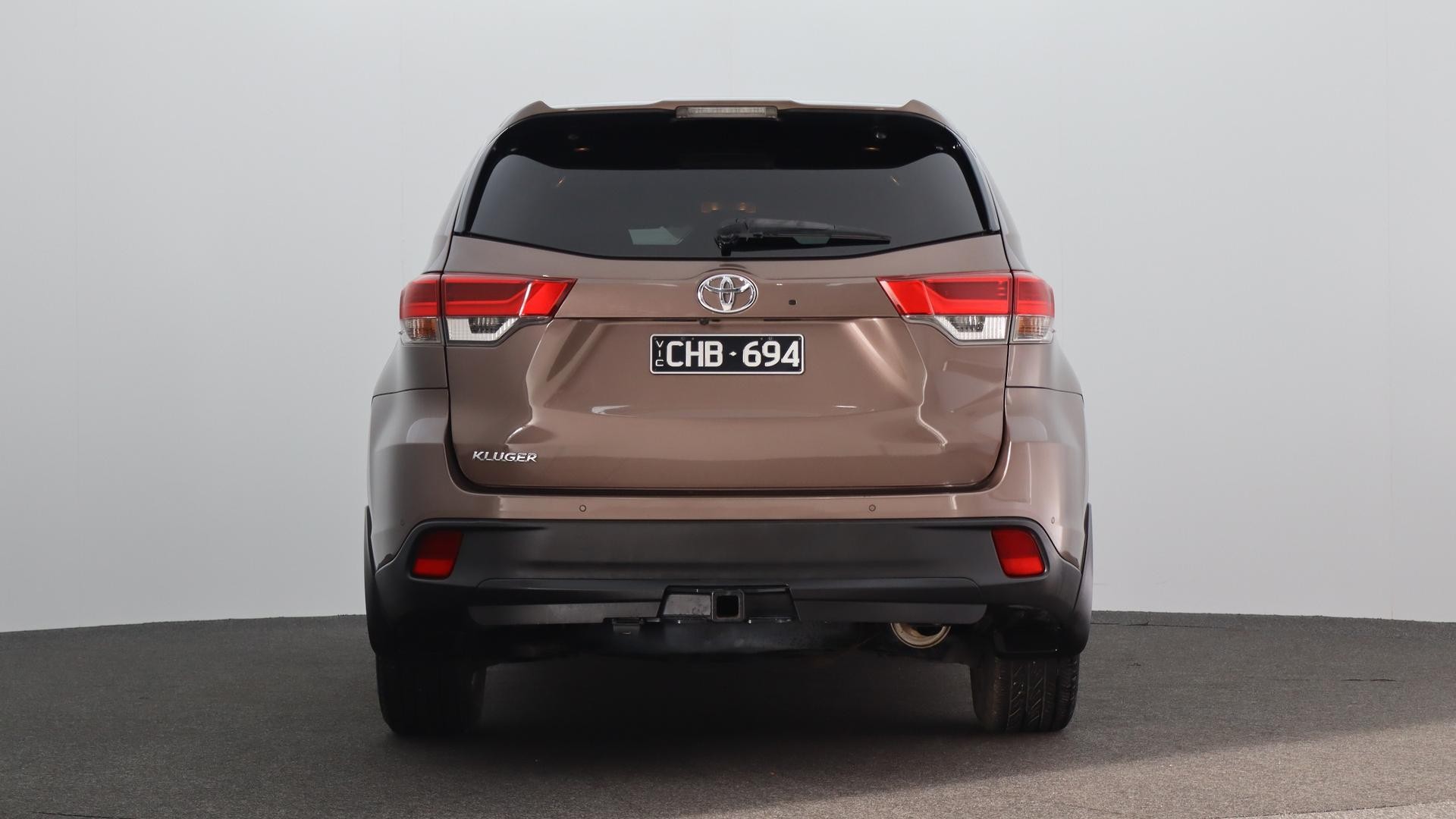 Toyota Kluger image 3