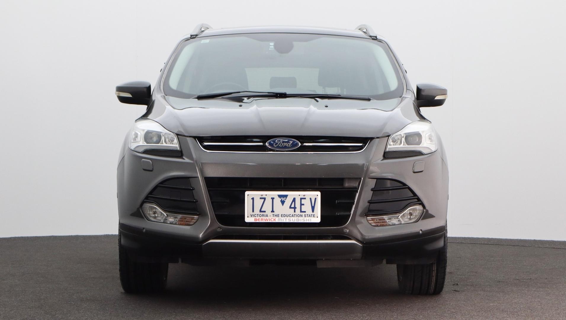 Ford Kuga image 2
