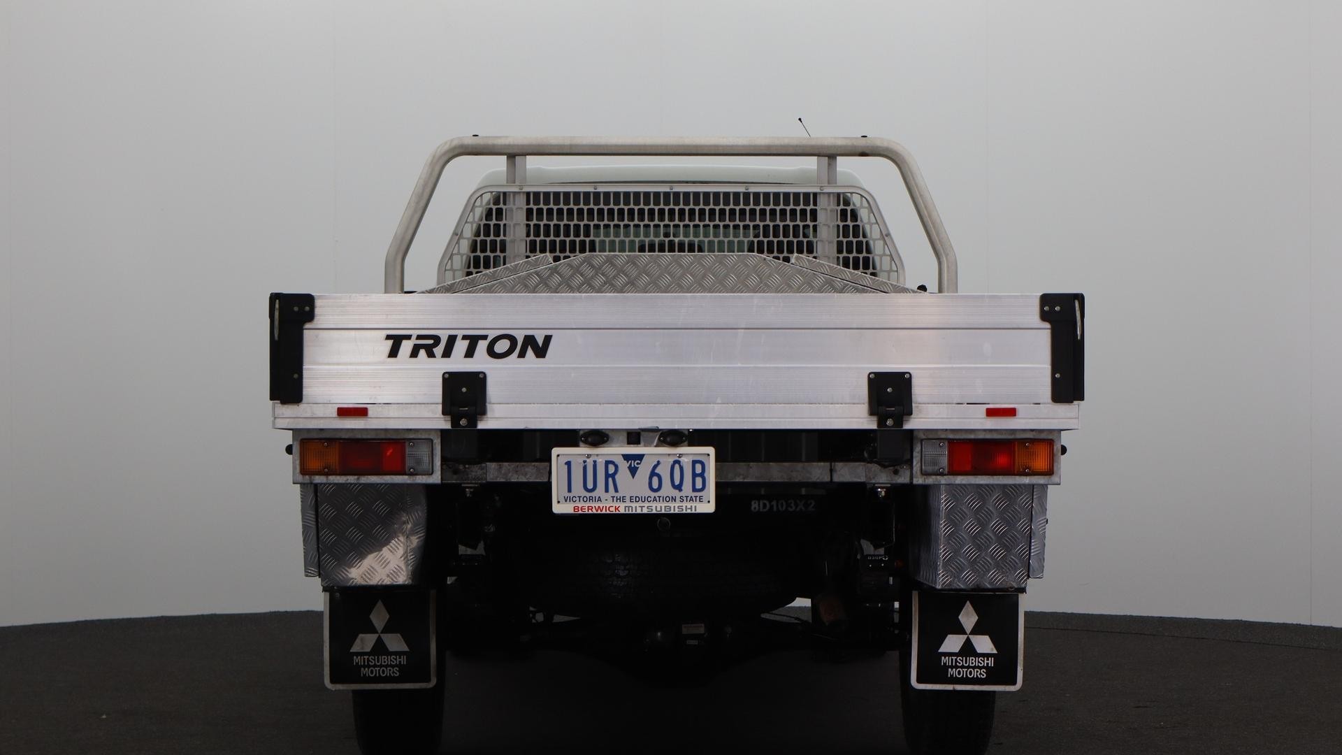 Mitsubishi Triton image 3
