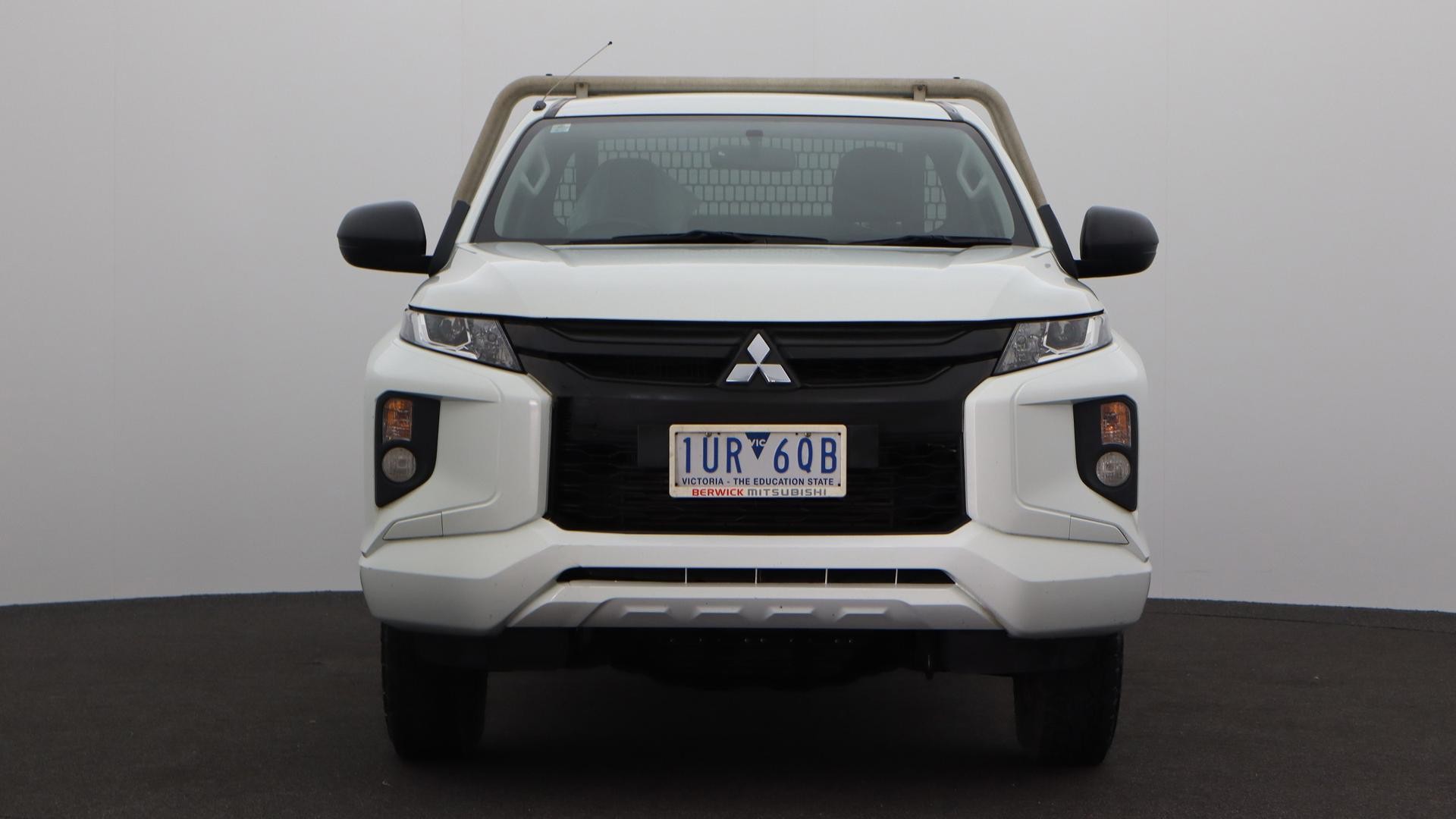 Mitsubishi Triton image 2
