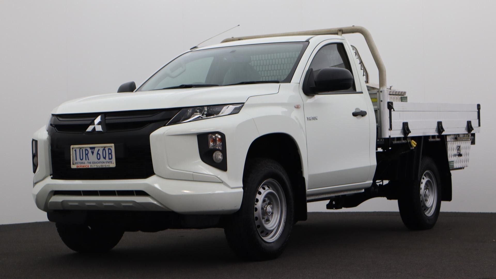 Mitsubishi Triton image 1