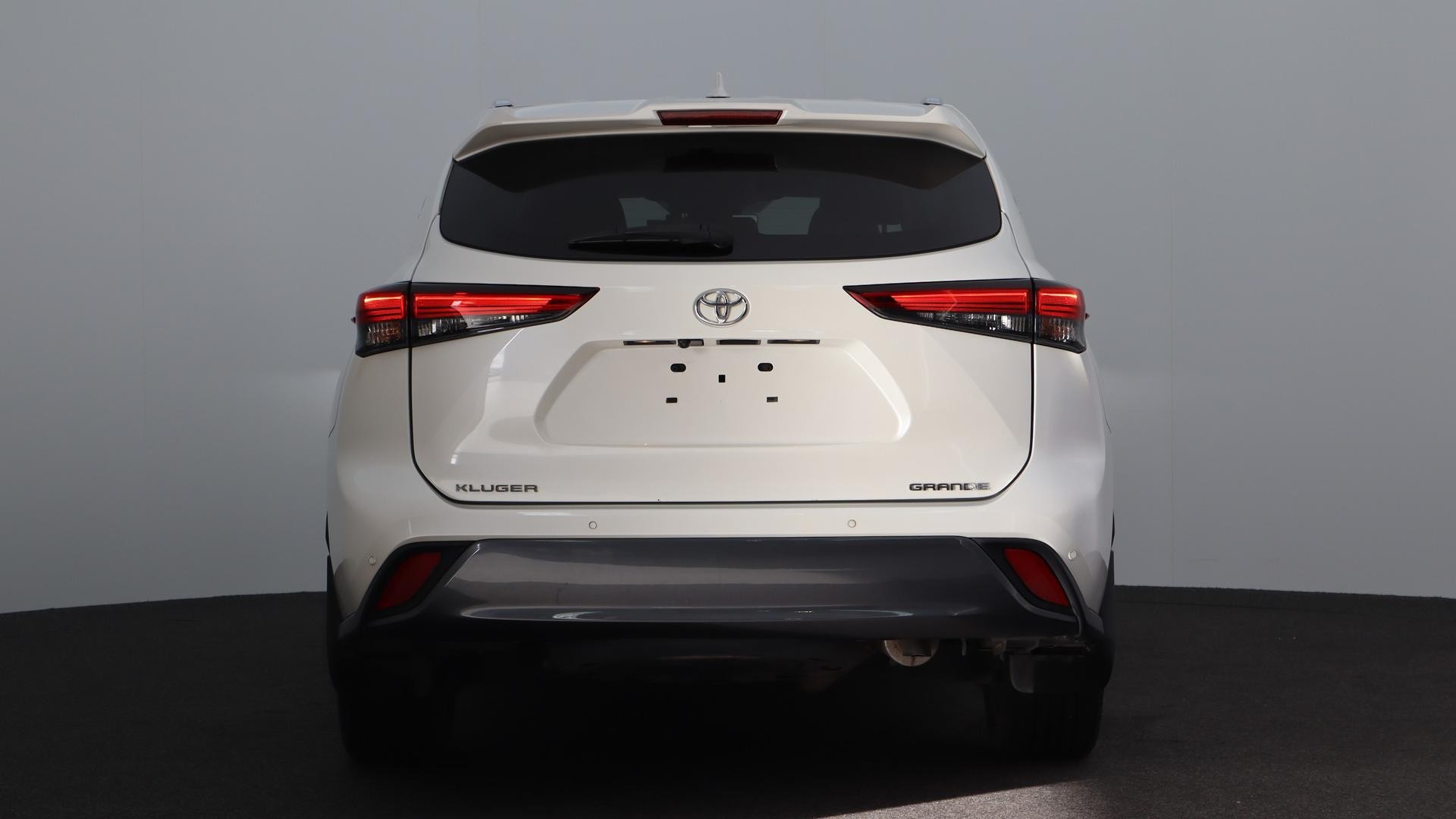 Toyota Kluger image 3