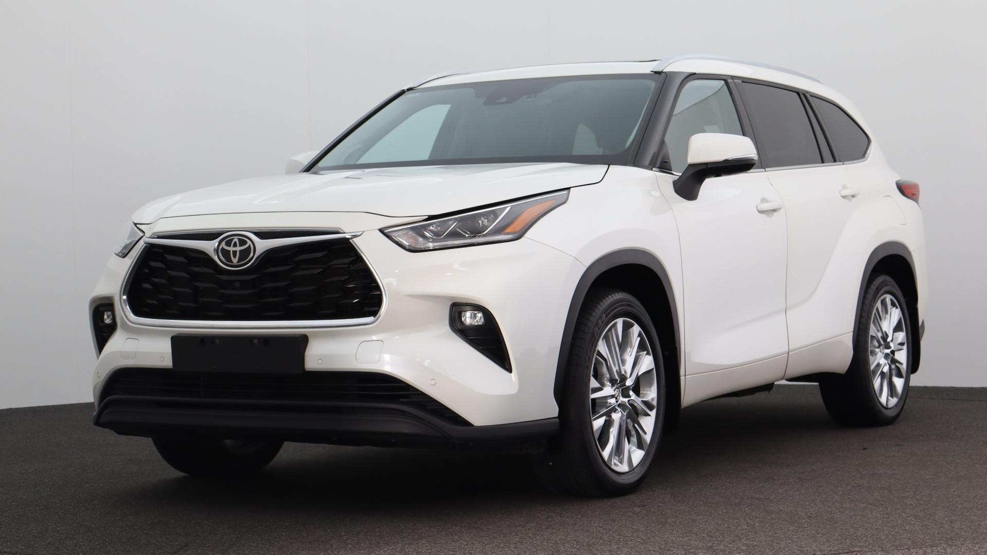 Toyota Kluger image 1