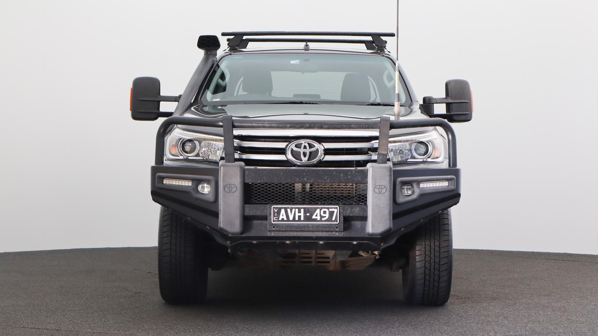 Toyota Hilux image 2