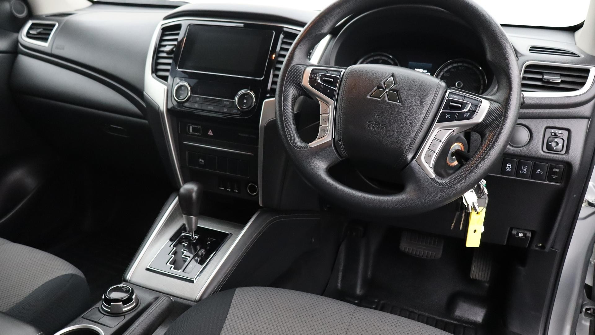 Mitsubishi Triton image 4