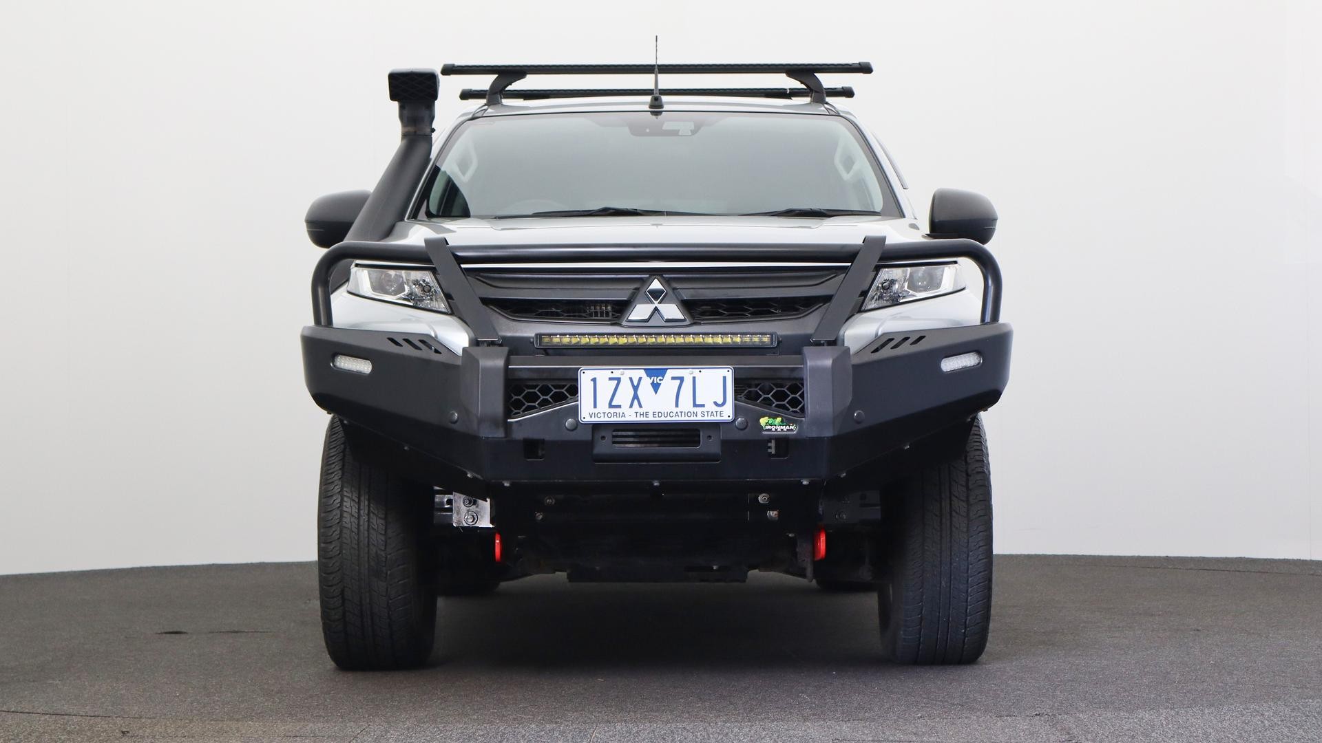Mitsubishi Triton image 2