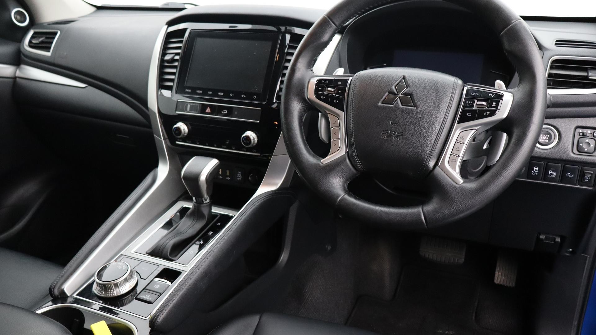 Mitsubishi Pajero Sport image 4