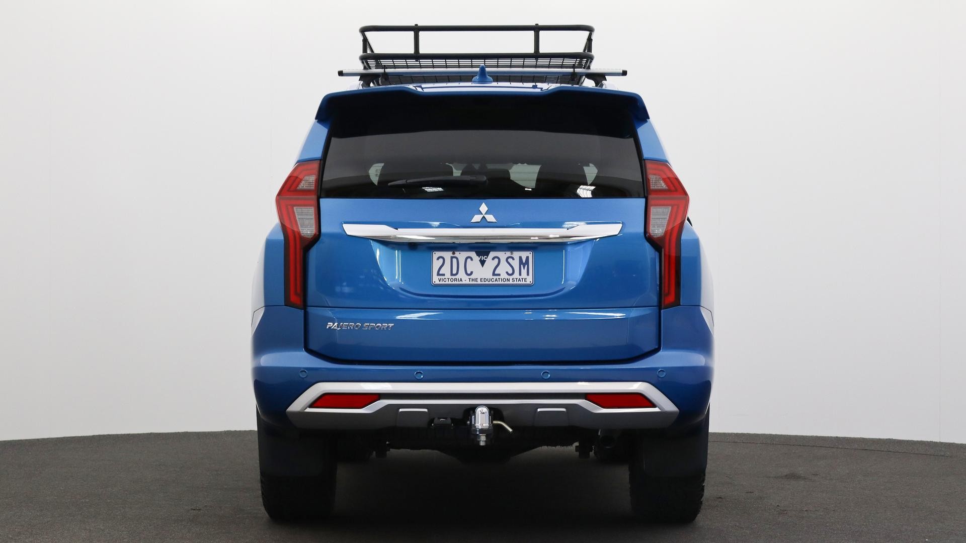 Mitsubishi Pajero Sport image 3