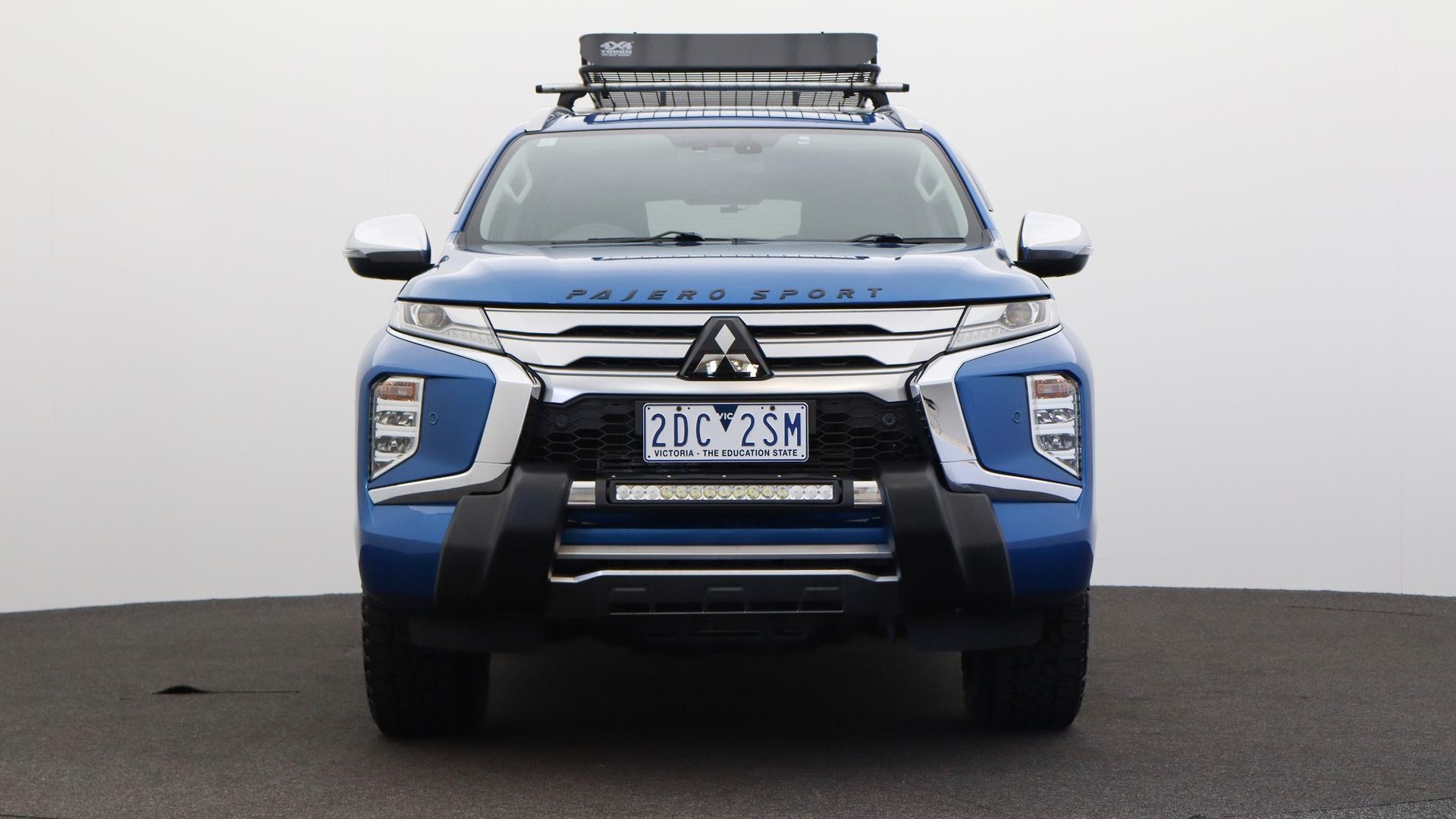 Mitsubishi Pajero Sport image 2