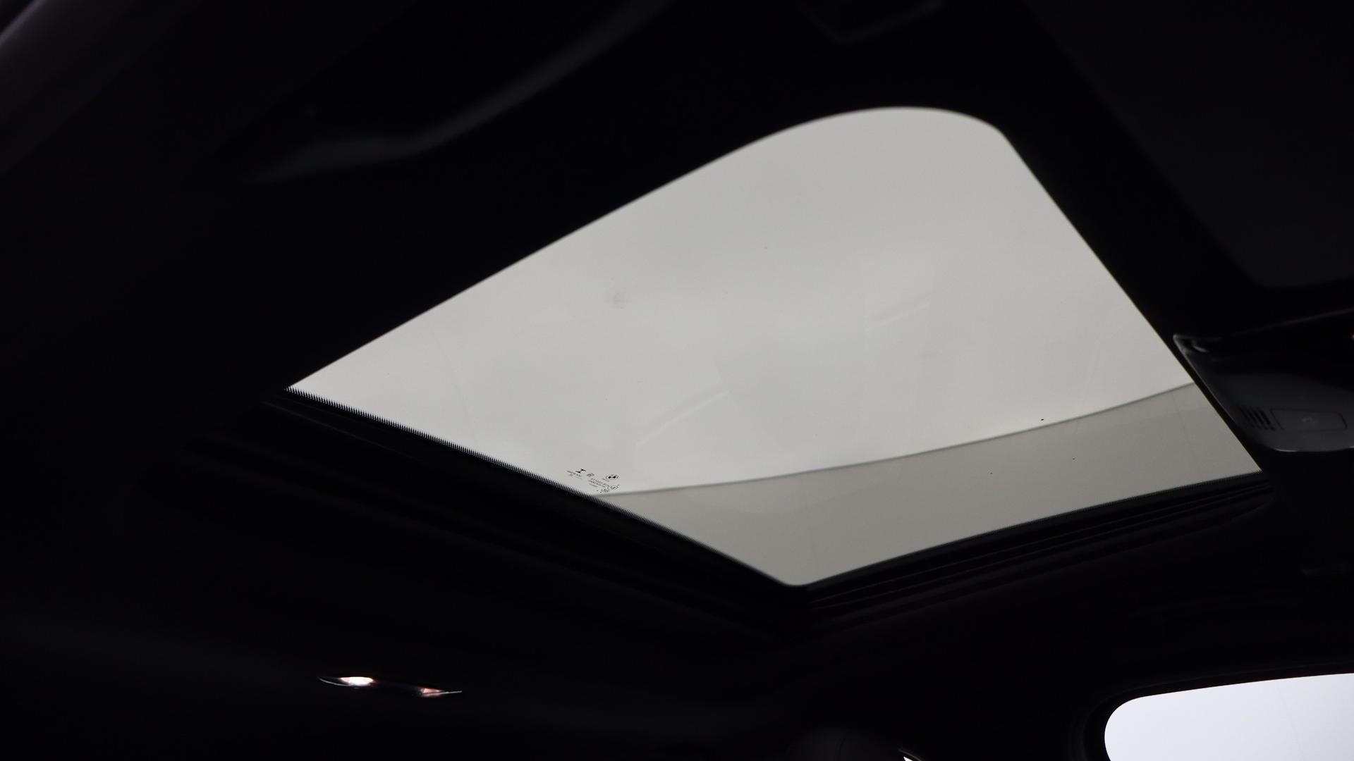 BMW 3 Series image 4