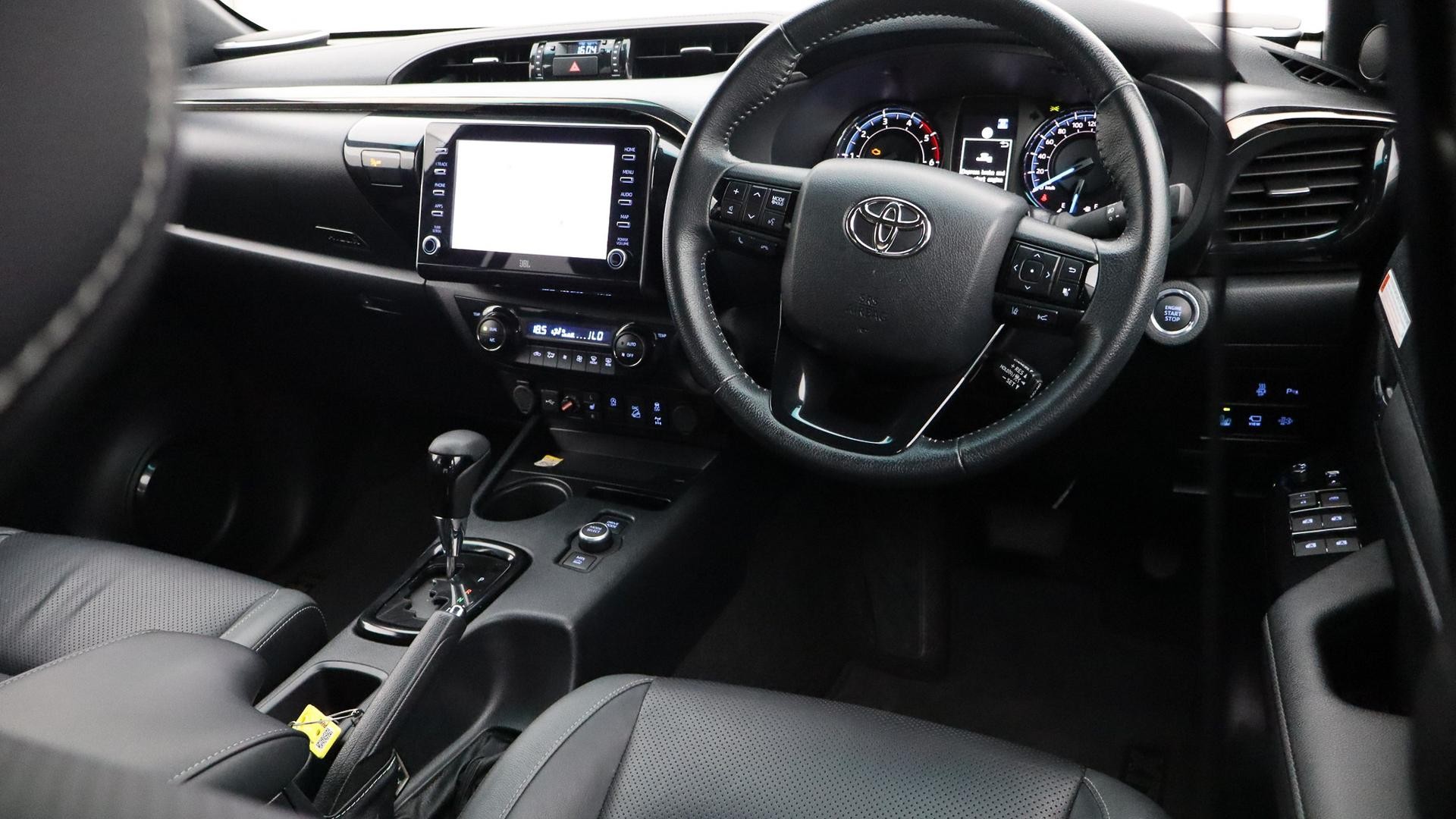 Toyota Hilux image 4