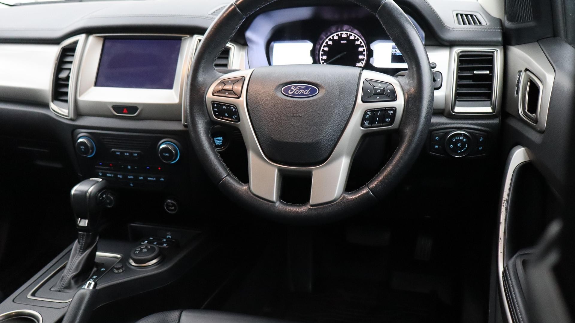 Ford Everest image 4