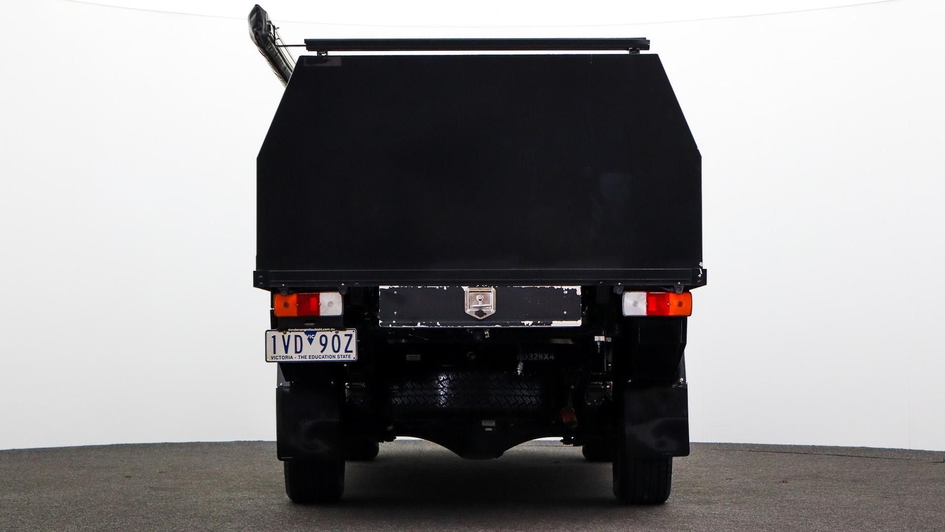 Mitsubishi Triton image 3
