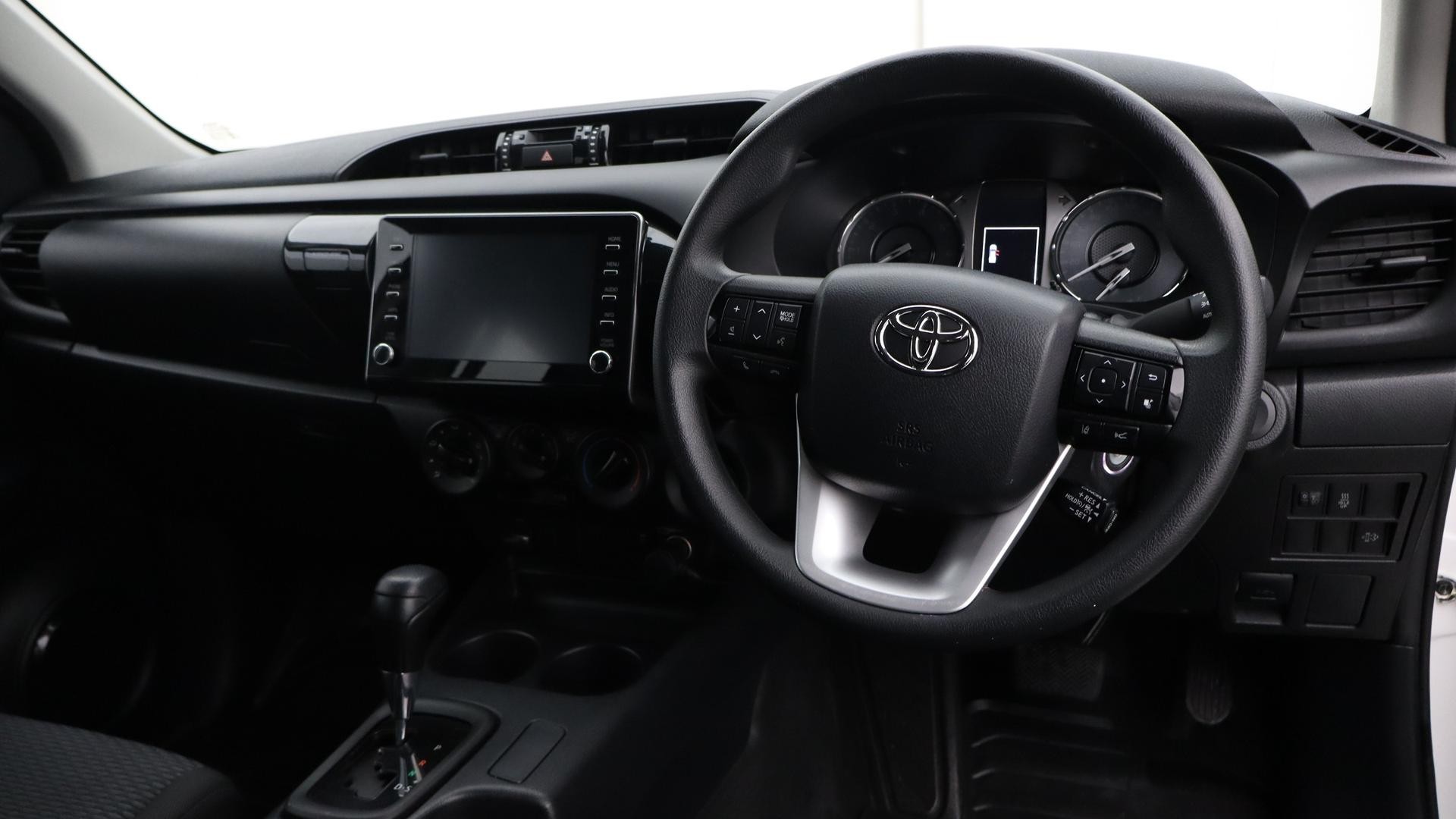 Toyota Hilux image 4