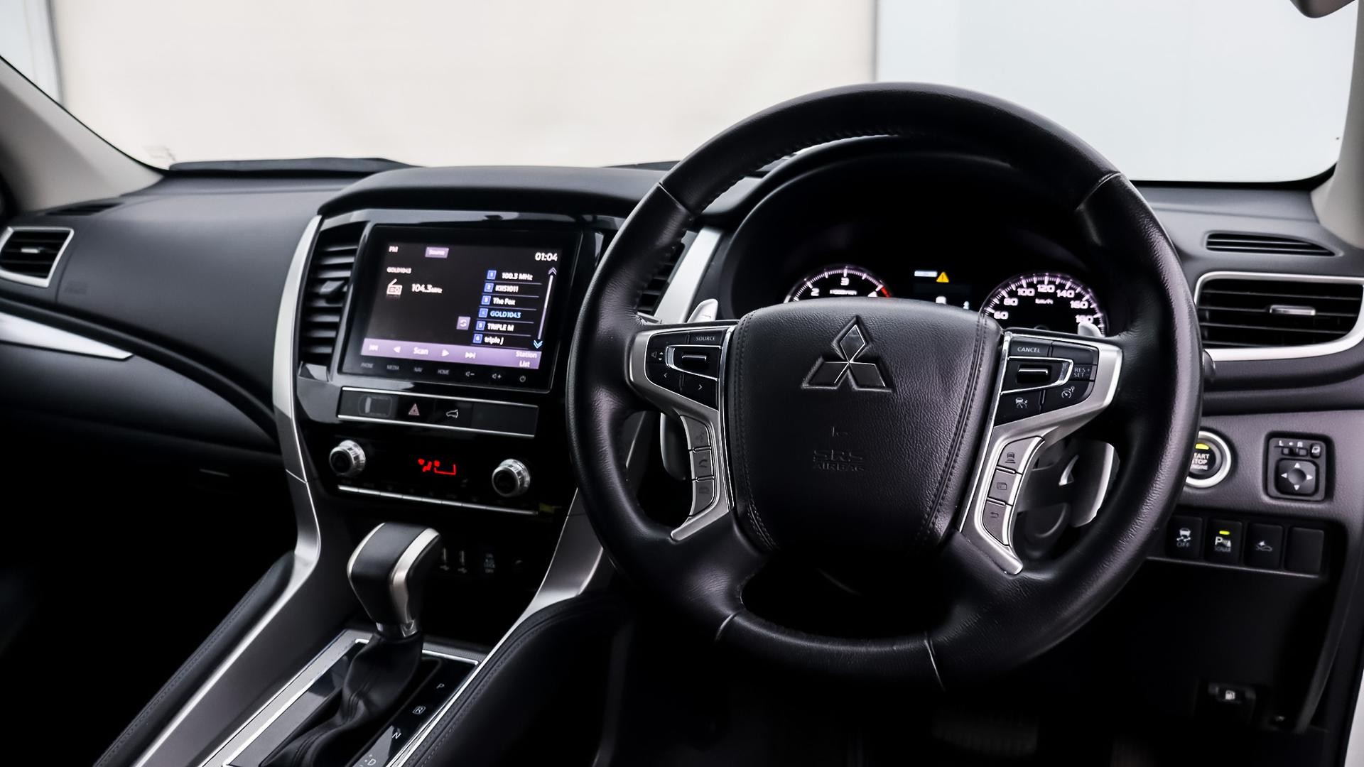 Mitsubishi Pajero Sport image 4