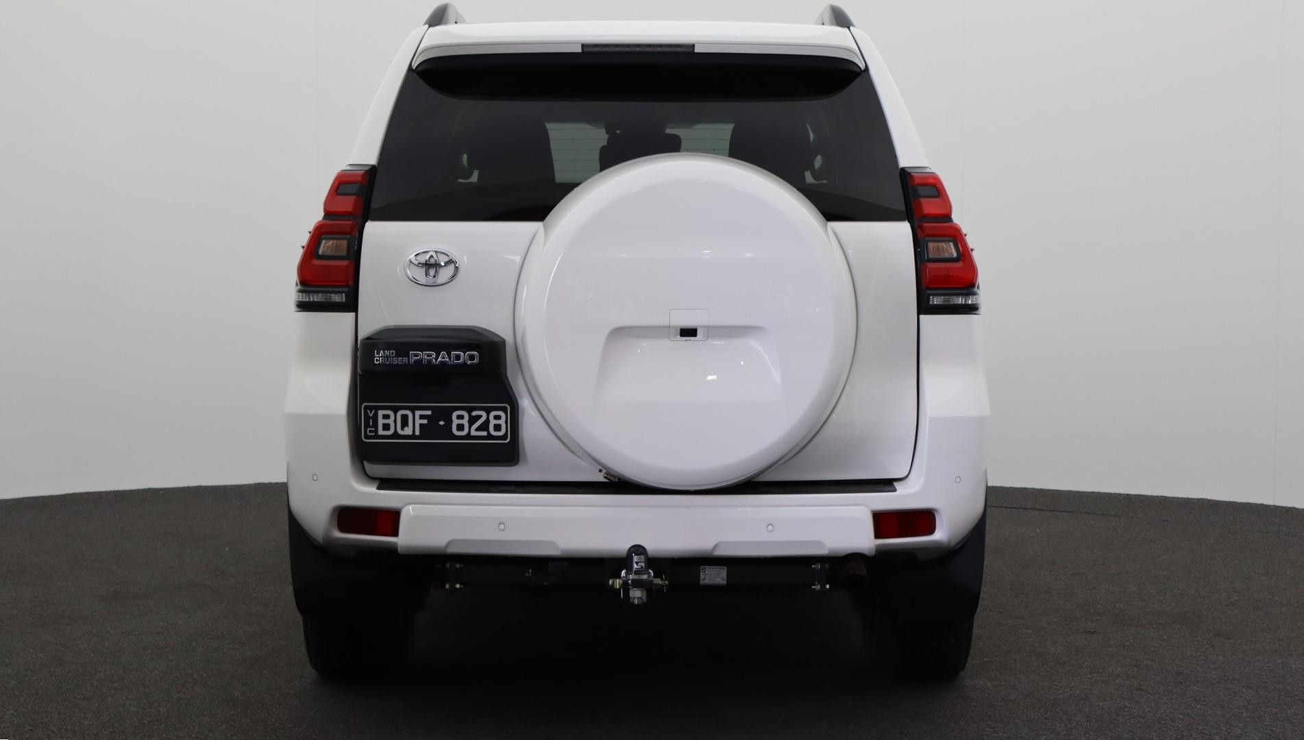 Toyota Landcruiser Prado image 3
