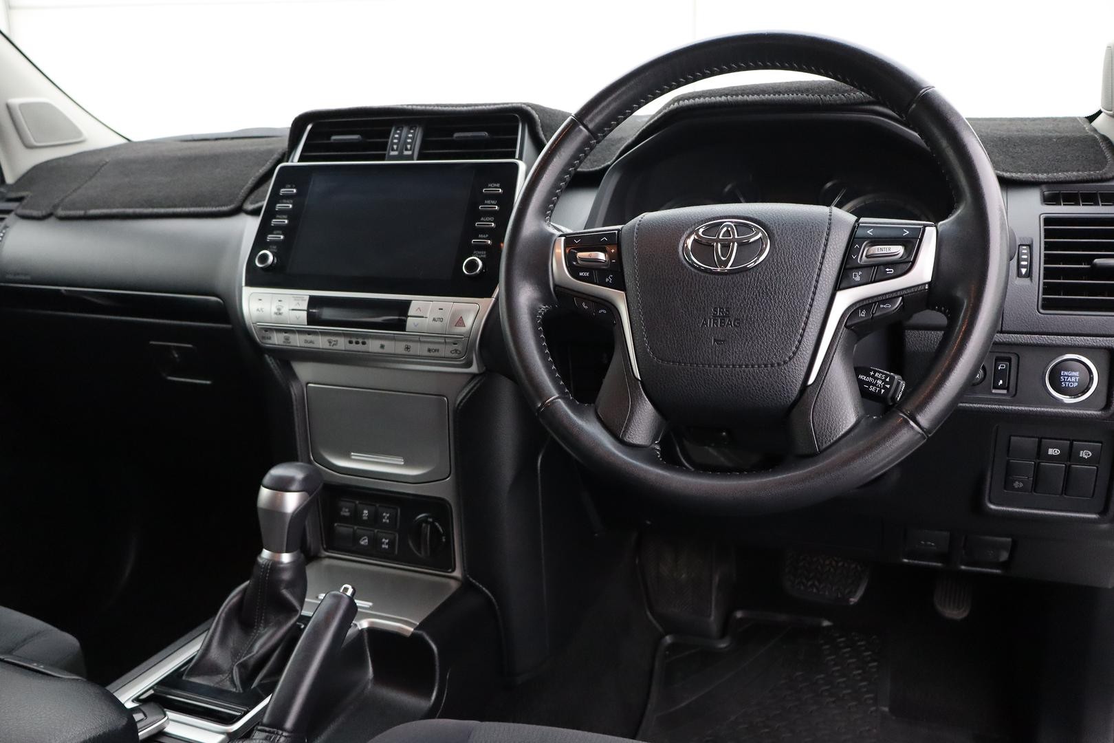 Toyota Landcruiser Prado image 4