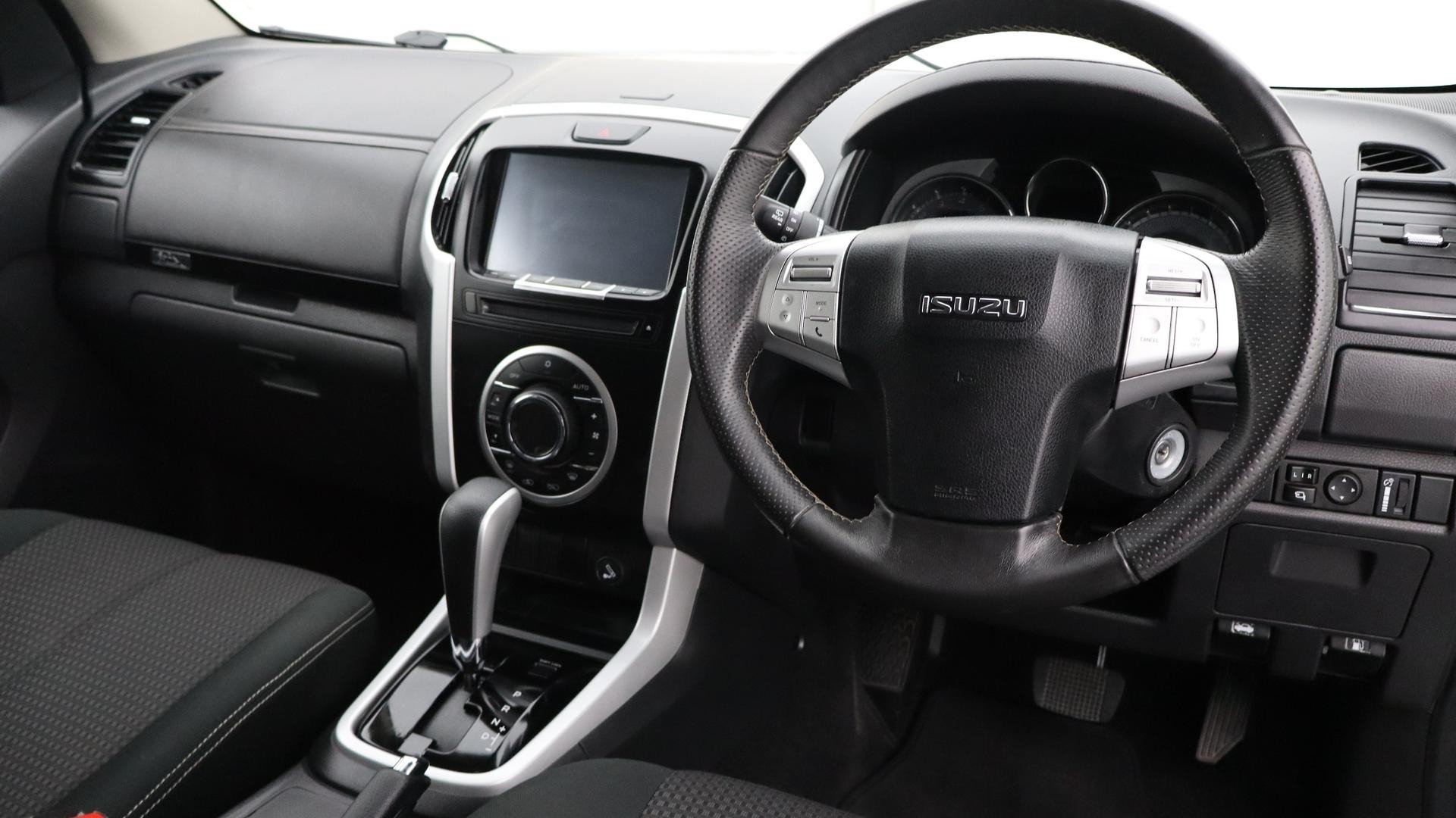 Isuzu Mu-x image 4