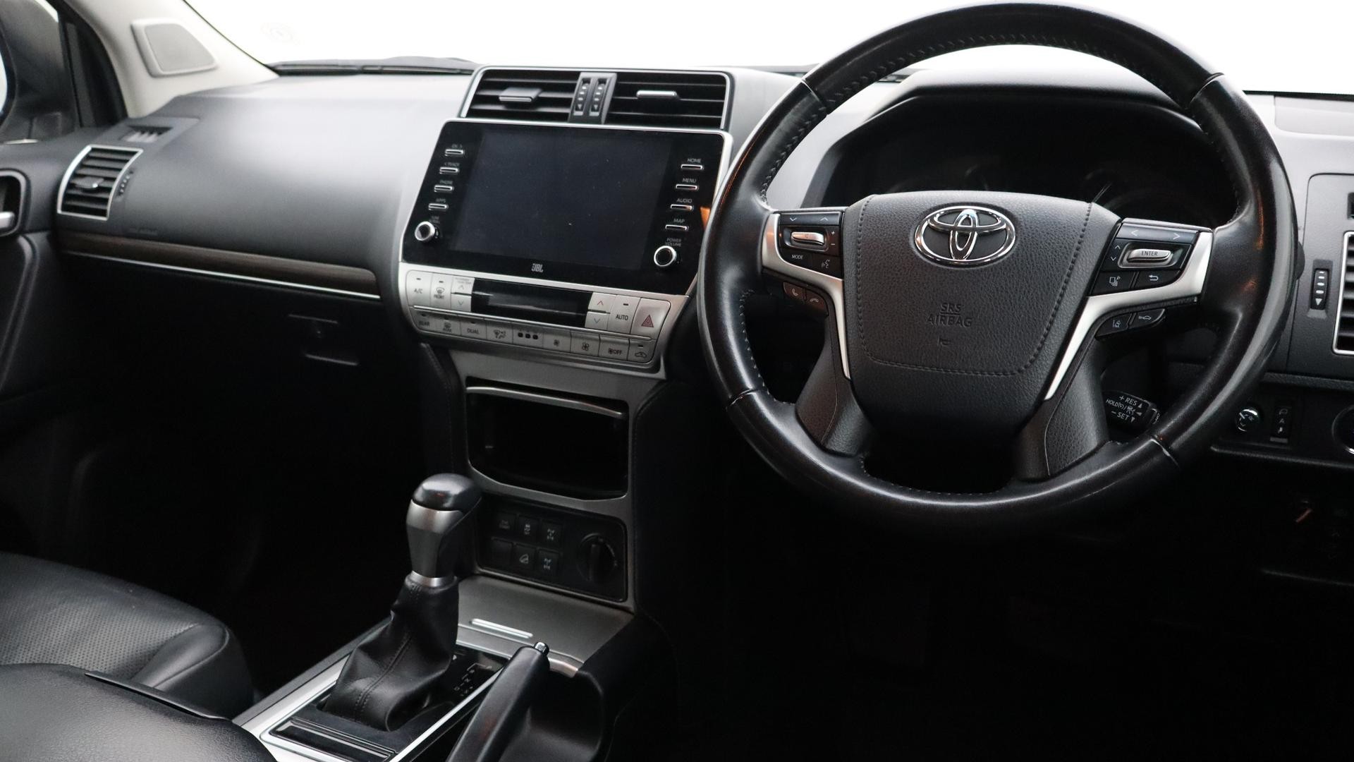 Toyota Landcruiser Prado image 4