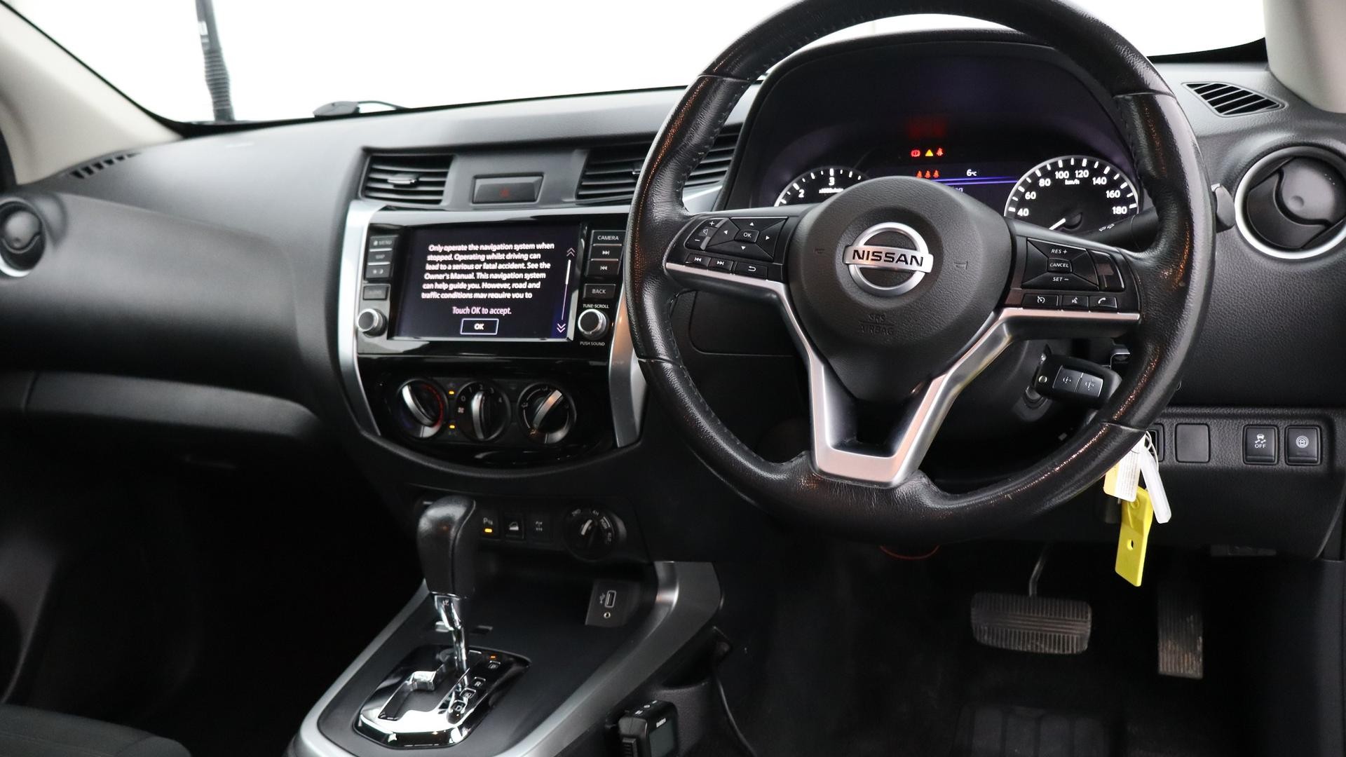 Nissan Navara image 4
