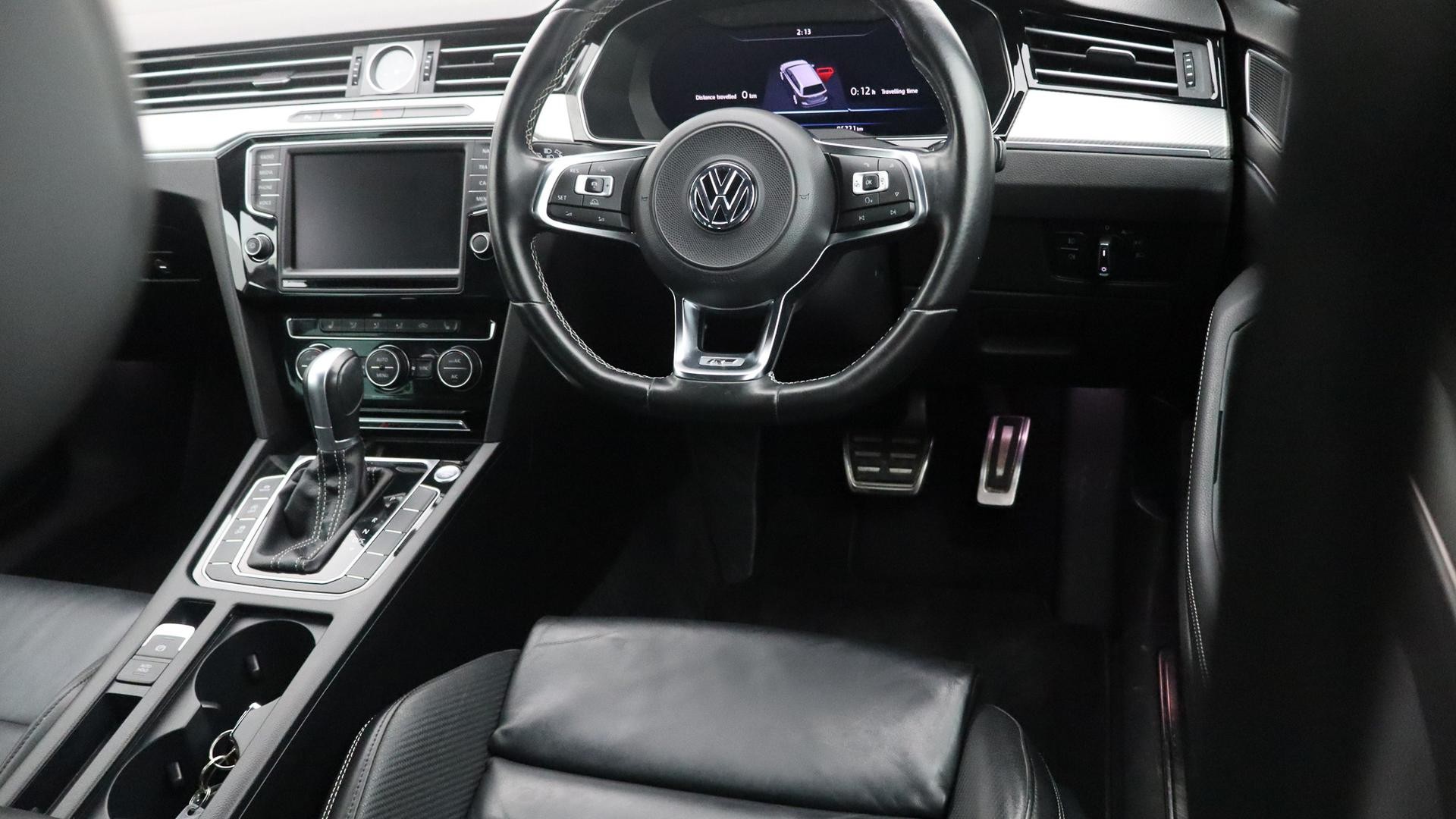 Volkswagen Passat image 4