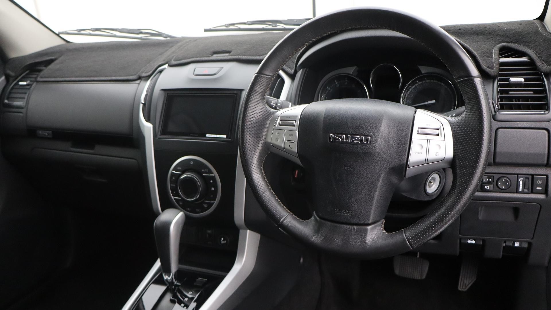 Isuzu Mu-x image 4