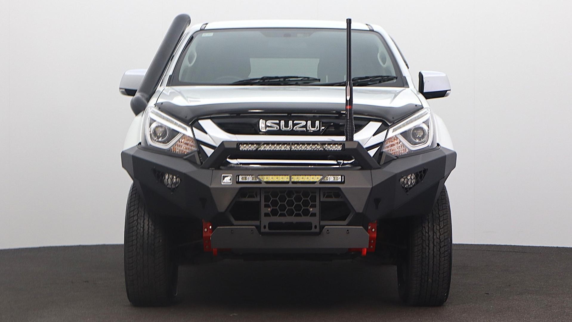 Isuzu Mu-x image 2