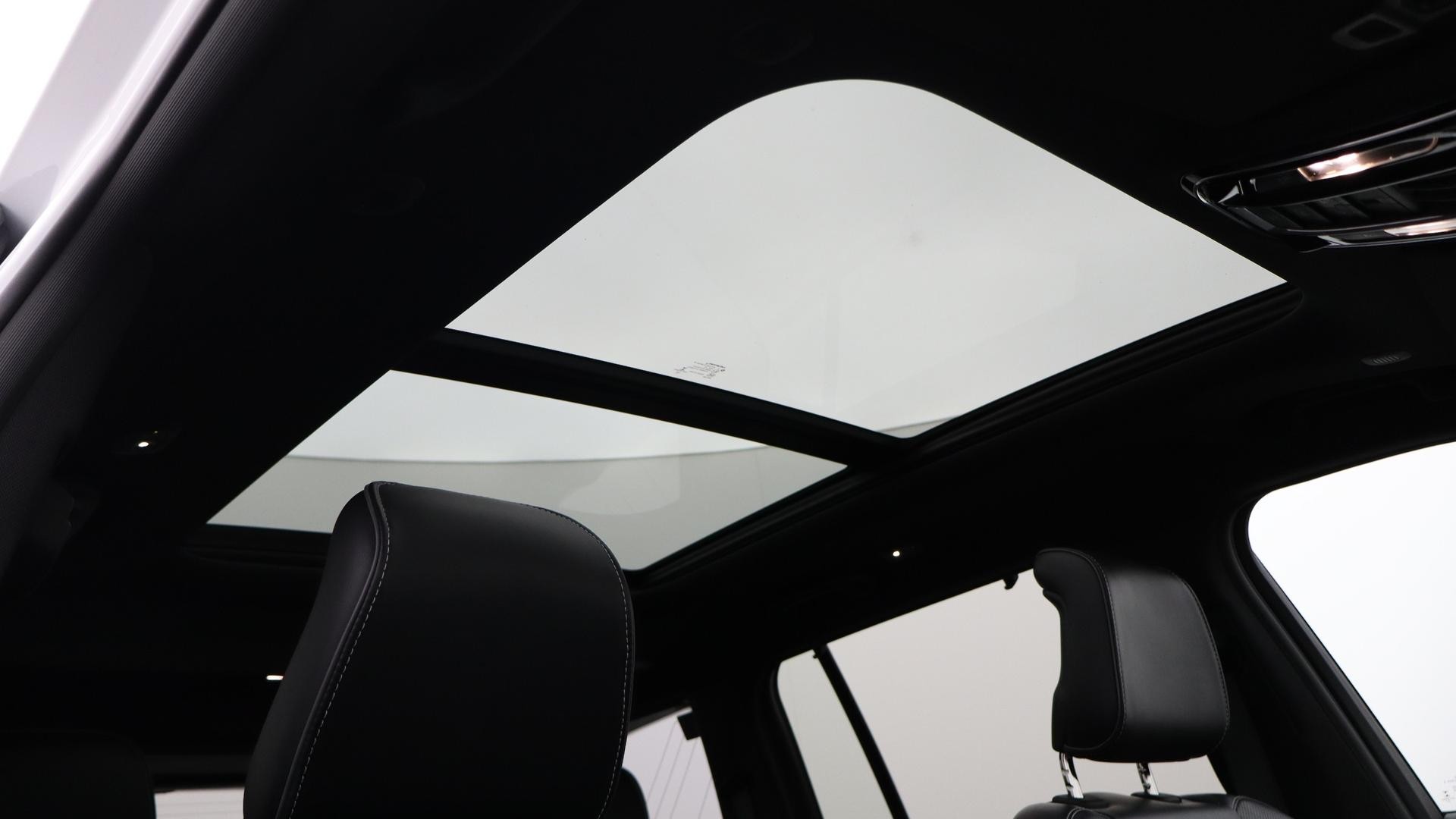 Jeep Grand Cherokee image 4
