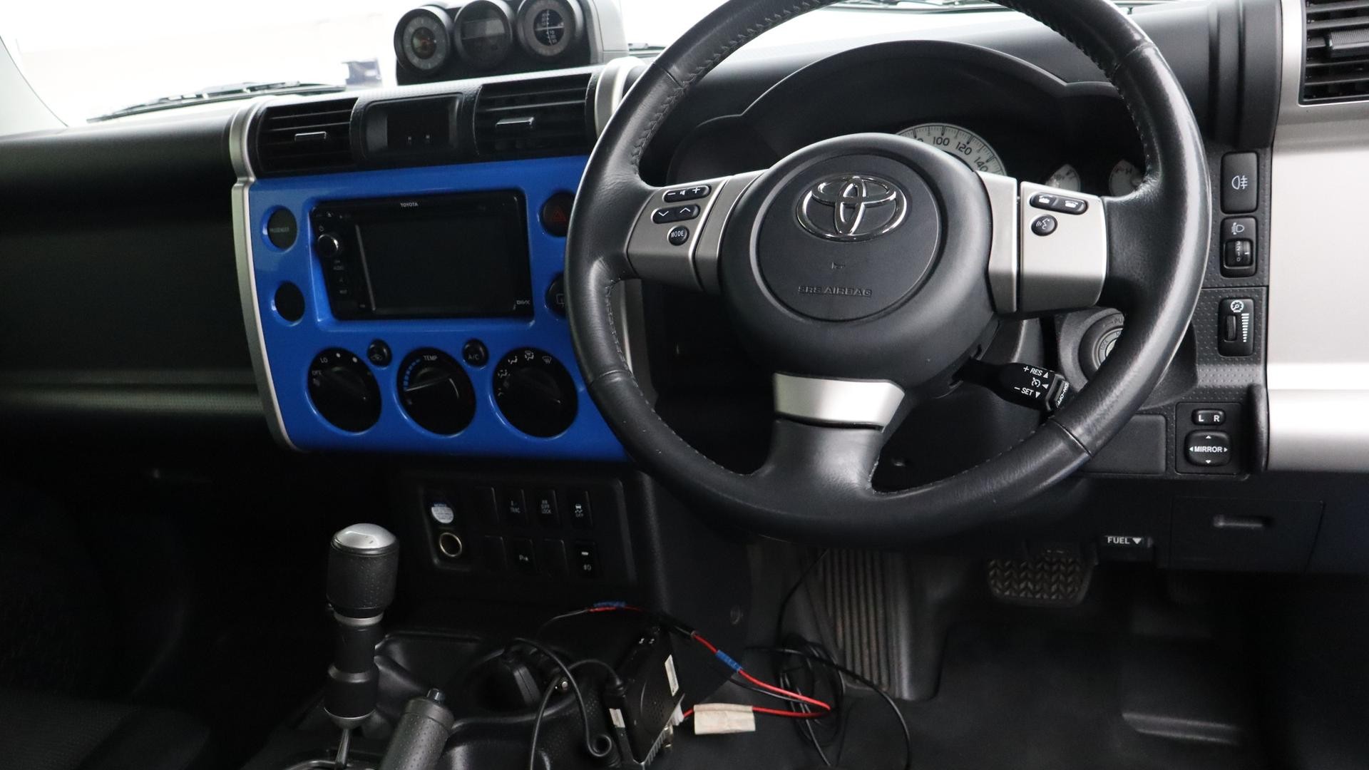 Toyota Fj Cruiser image 4