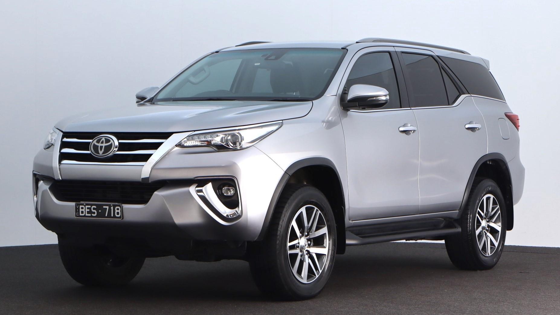 https://dvg-vehicle-assets.s3.amazonaws.com/U18211/b8whoemvqklk17oyih87hv3au.jpg