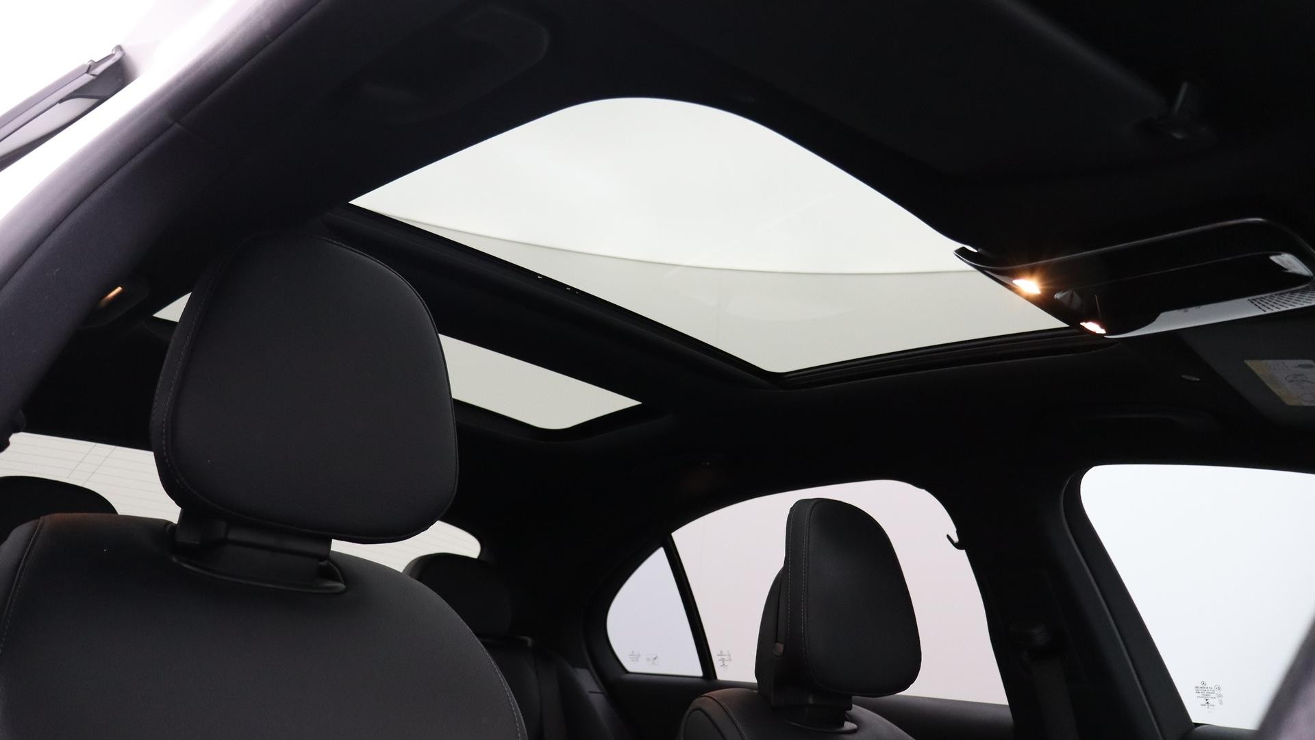 Mercedes Benz C-class image 4