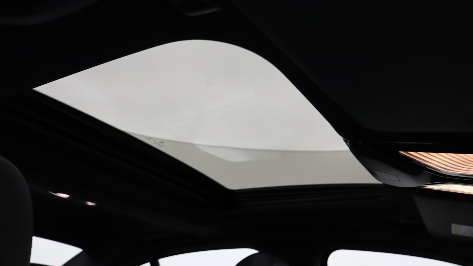 BMW 3 Series image 4