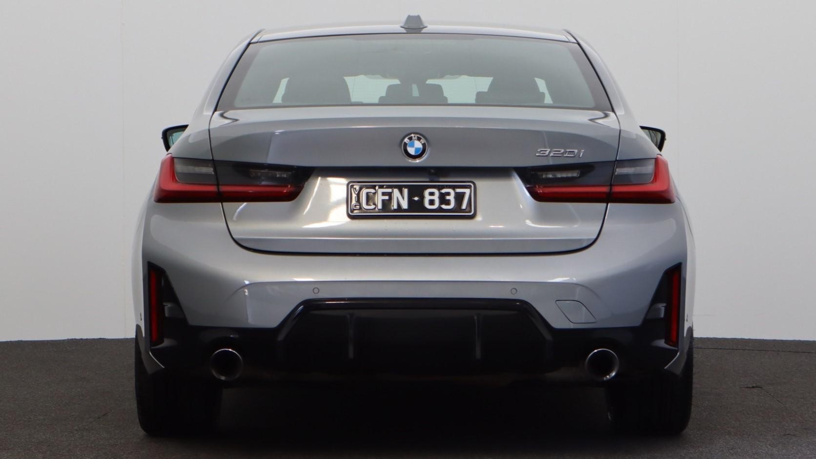 BMW 3 Series image 3