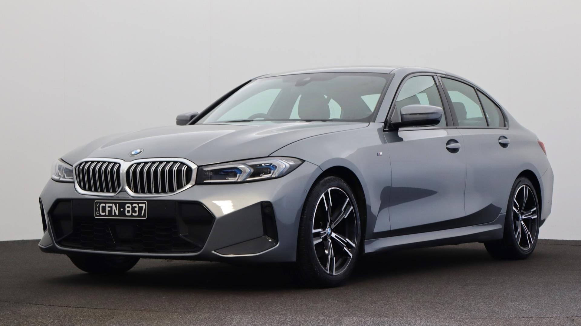 BMW 3 Series image 1