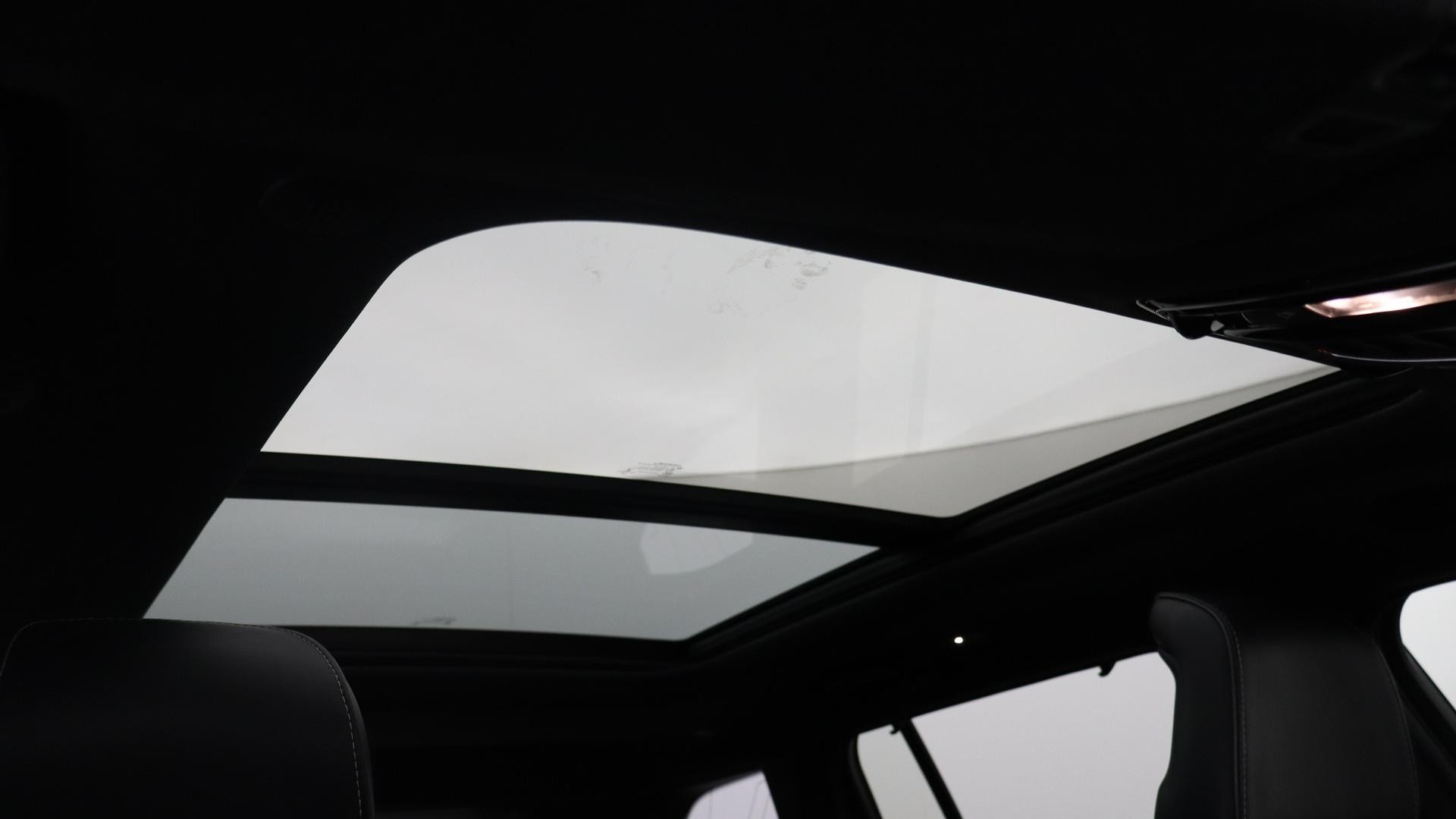 Jeep Grand Cherokee image 4