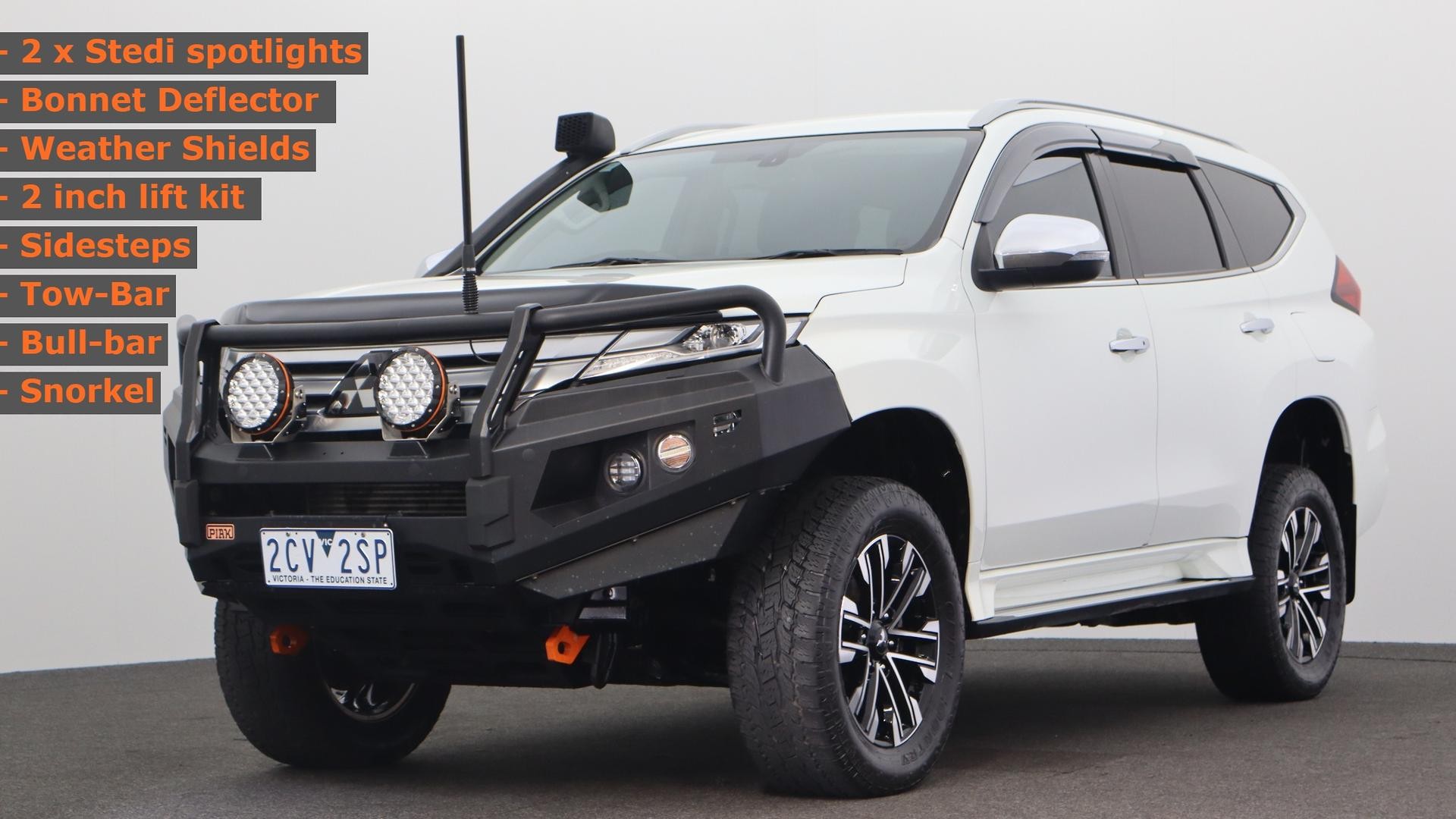 Mitsubishi Pajero Sport image 1