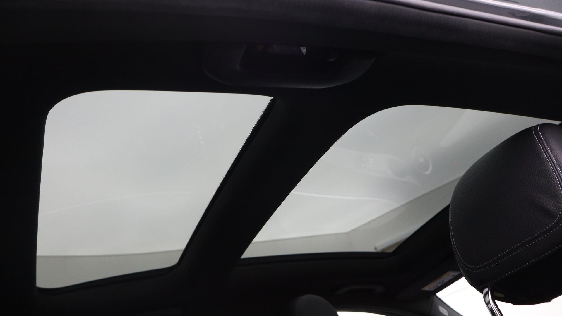 Mercedes Benz C-class image 4