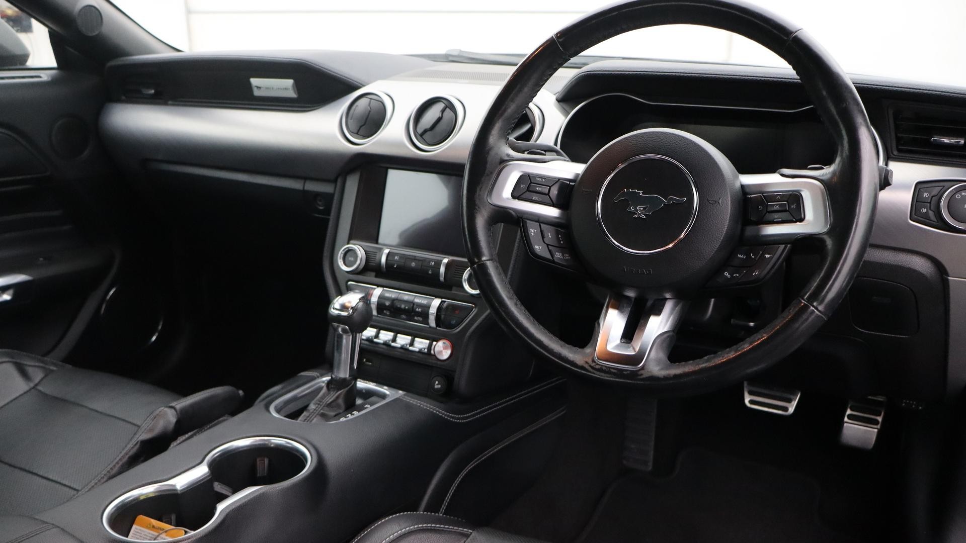 Ford Mustang image 4