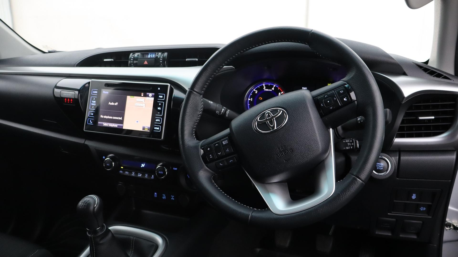 Toyota Hilux image 4