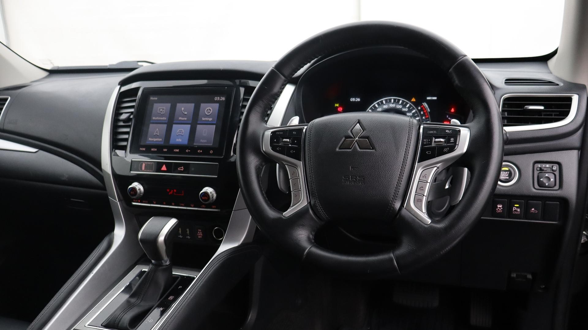 Mitsubishi Pajero Sport image 4