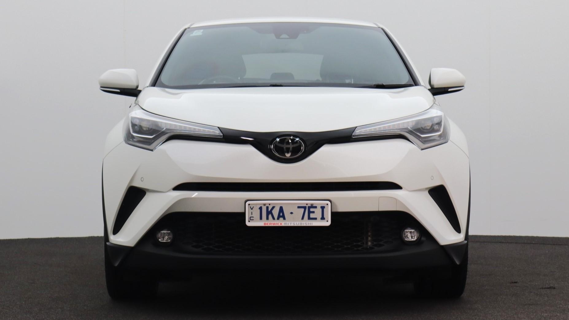 Toyota C-hr image 2