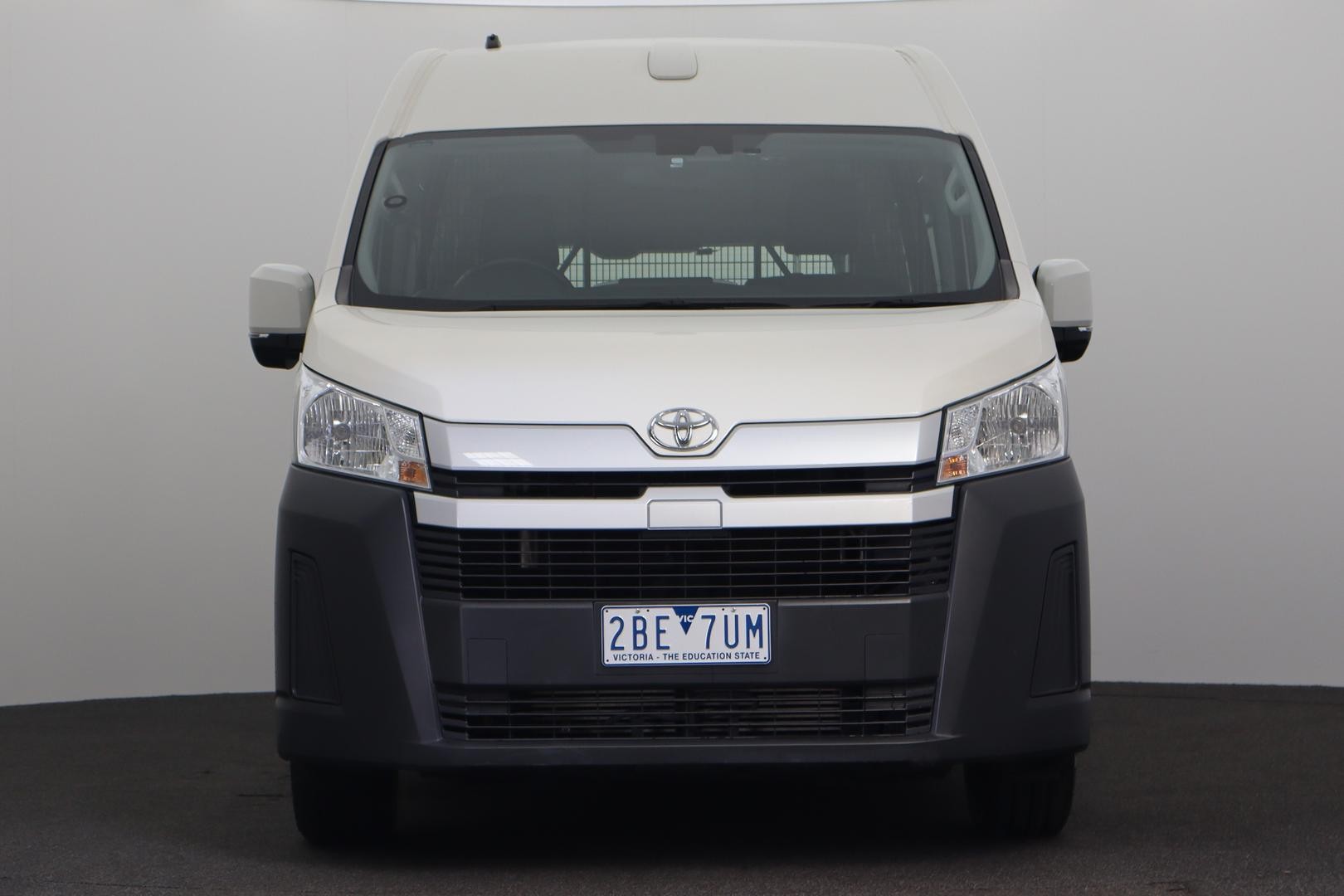 Toyota Hiace image 2